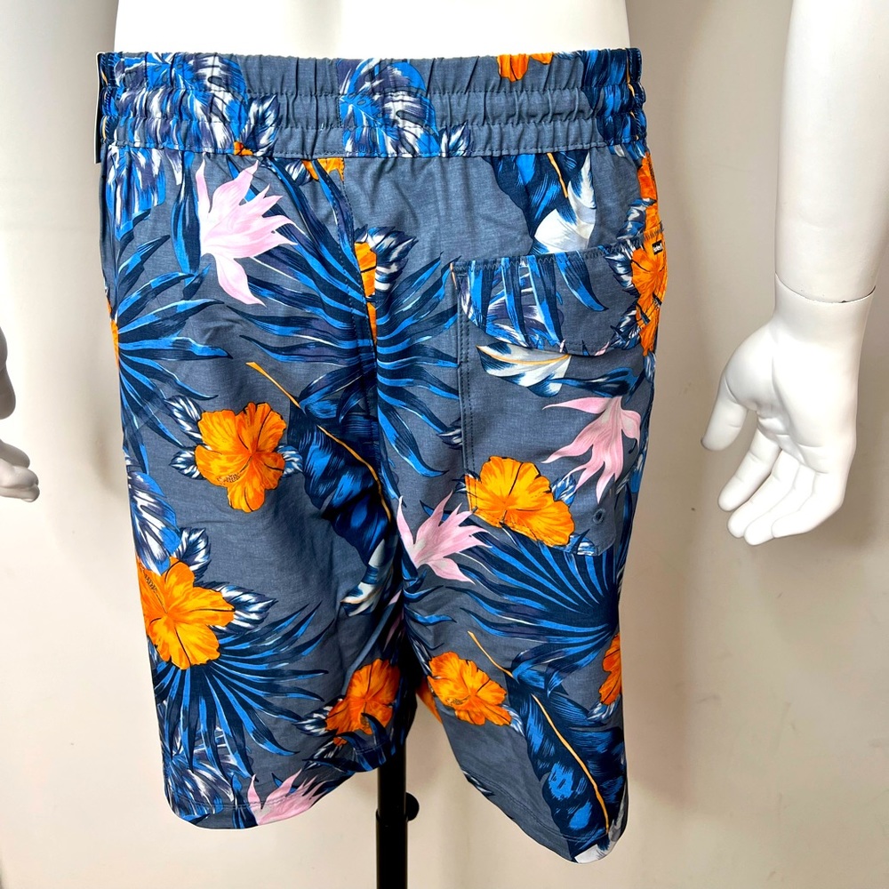 HURLEY XL HIBISCUS VOLLEY SWIM SHORTS,4 WAY STRETCH, WATER REPELLENT, WITH LINER - Picture 3 of 14